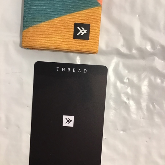 Thread Card Holder Keychain - Picture 3 of 6